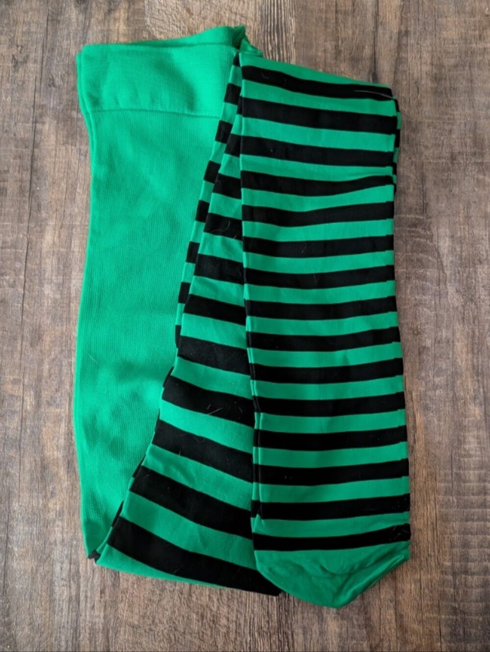 Green And Black Striped Women's Plus Size Tights 24/26